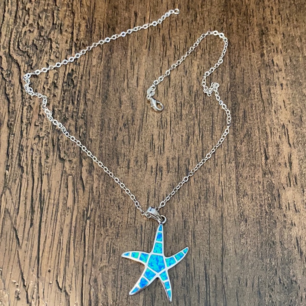 Starfish Pendant Necklace
